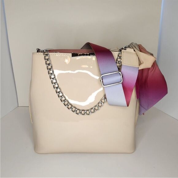 Betsey Johnson Patent Leather Bucket w Chain Swag - XOTRISTA - Sand - NWT - Picture 1 of 8